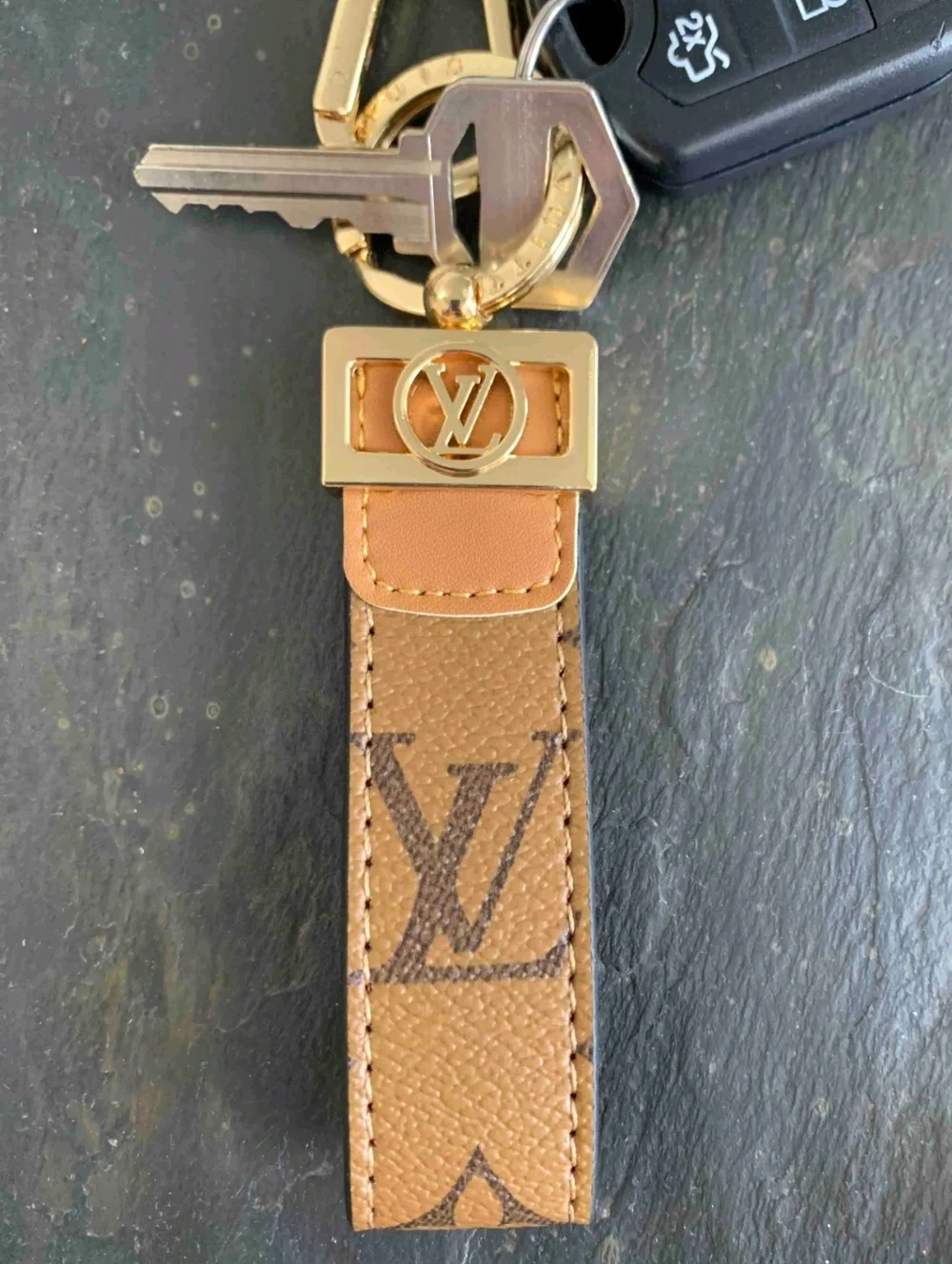 W/BOX Tan Monogram Key Chain Strap - Picture 7 of 7